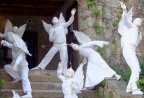 "Prova a sollevarti dal suolo" "Prova a sollevarti dal suolo"